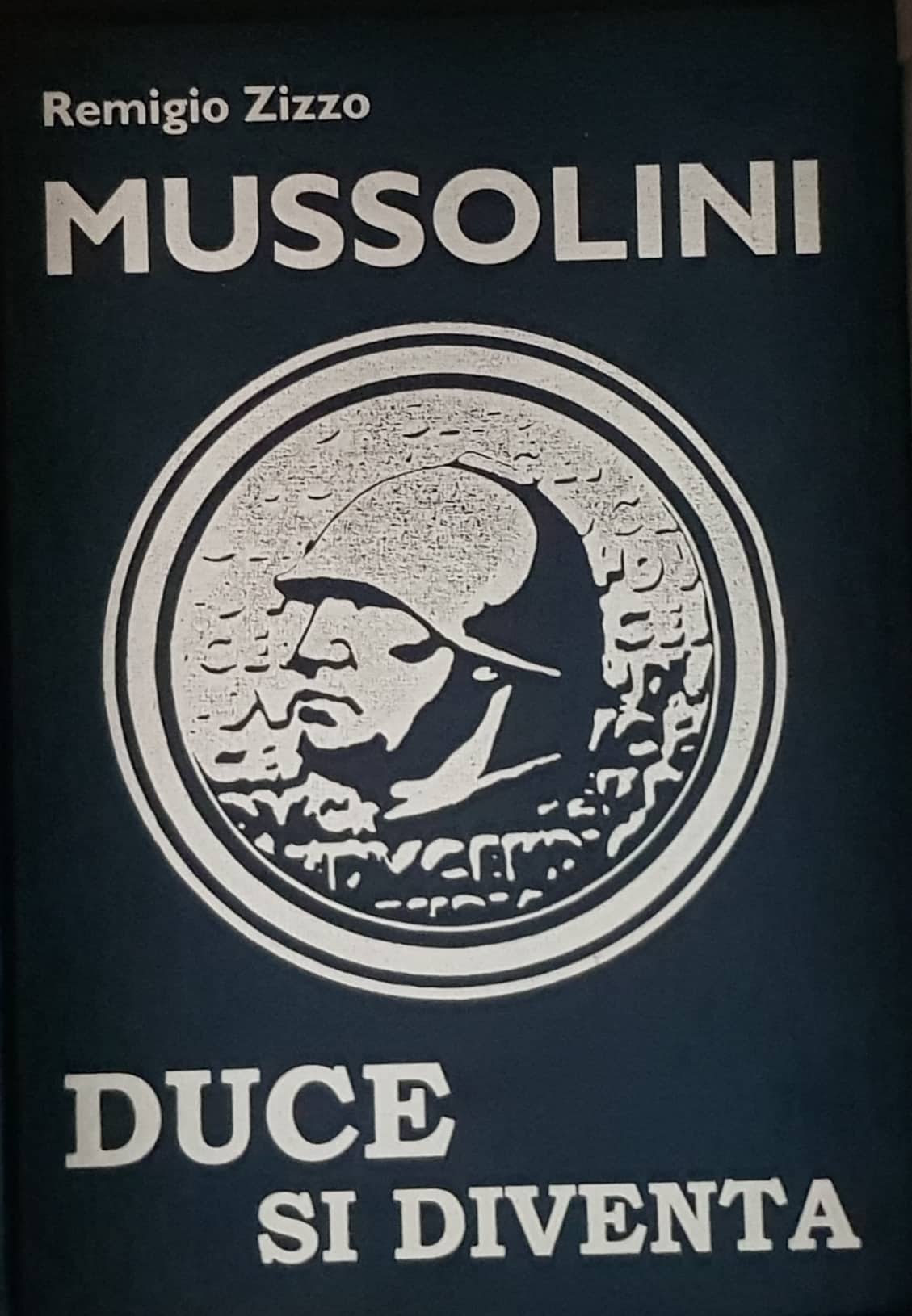Copertina di Mussolini: Duce si diventa!